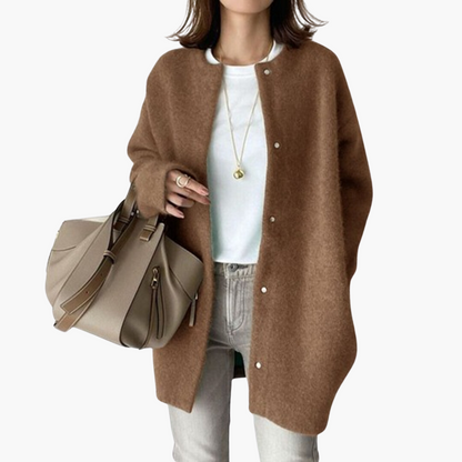 Clara Luxury Winter Coat — Shawl Collar & Sculpted Fit 3