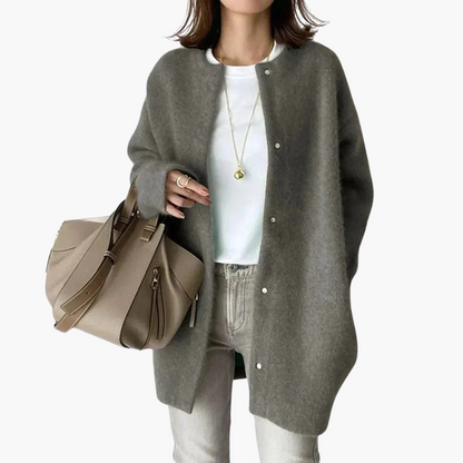 Clara Luxury Winter Coat — Shawl Collar & Sculpted Fit 4