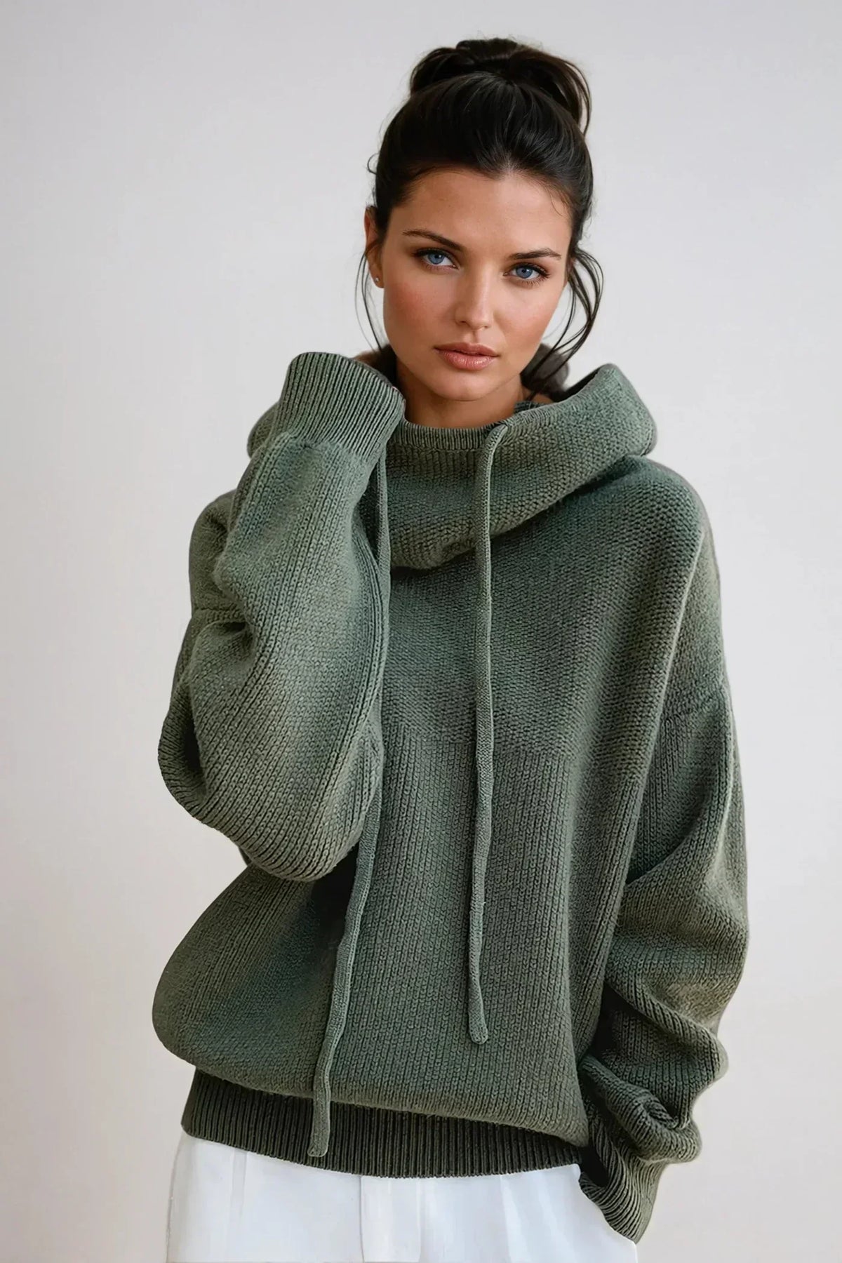 Elegant Turtleneck Sweater for Women — Relaxed Knit Fit 1