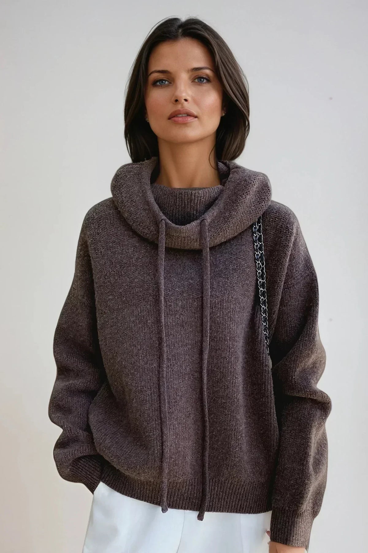 Elegant Turtleneck Sweater for Women — Relaxed Knit Fit 3