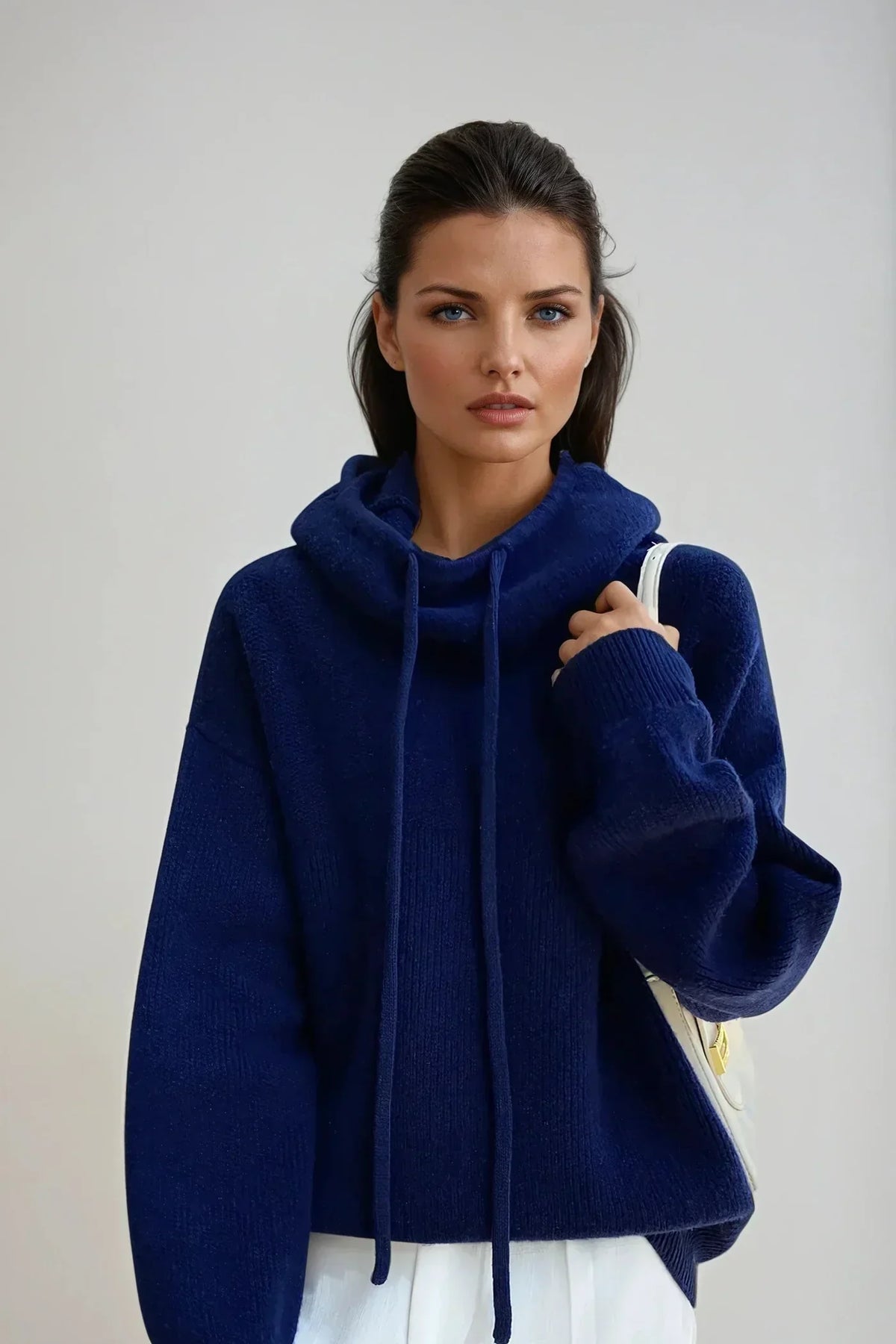 Elegant Turtleneck Sweater for Women — Relaxed Knit Fit 2